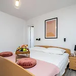 Luxury Emma With Private Pool * ترستينيك
