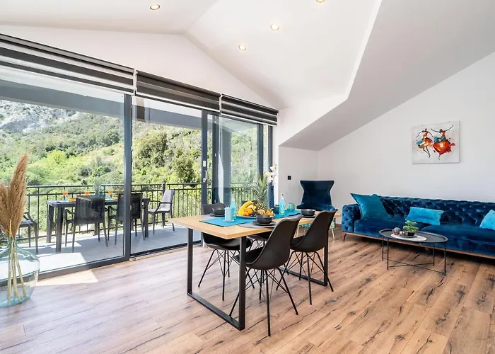 Luxury Emma With Private Pool Villa *