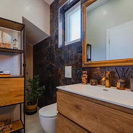 Luxury Emma With Private Pool Vila