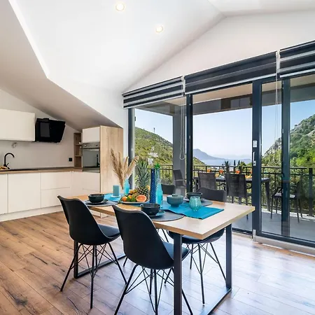 Luxury Emma With Private Pool