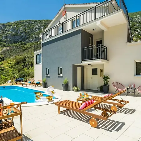 Luxury Emma With Private Pool *