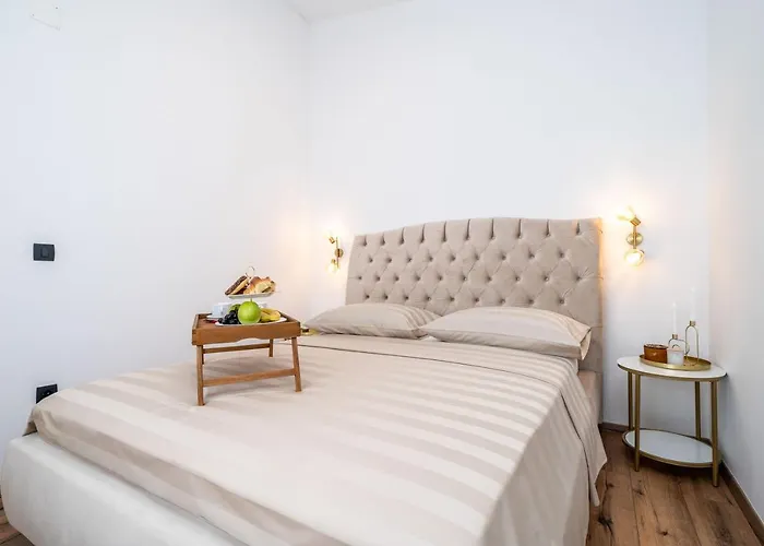 ヴィラ Luxury Emma With Private Pool