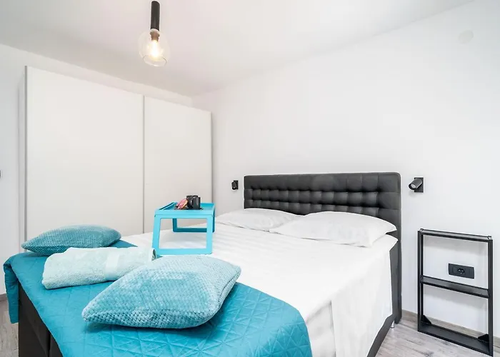 Luxury Emma With Private Pool