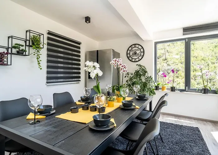 Luxury Emma With Private Pool *