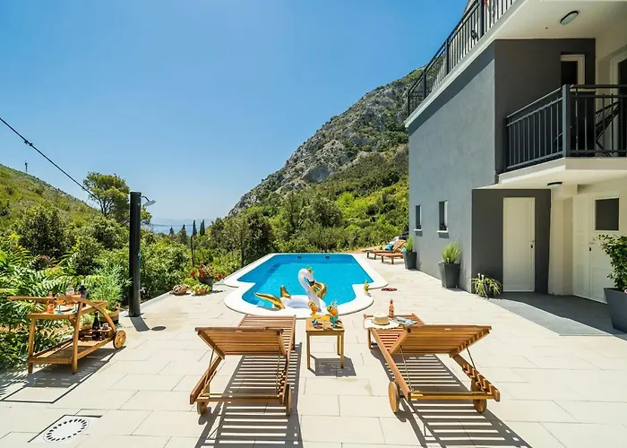 ヴィラ Luxury Emma With Private Pool