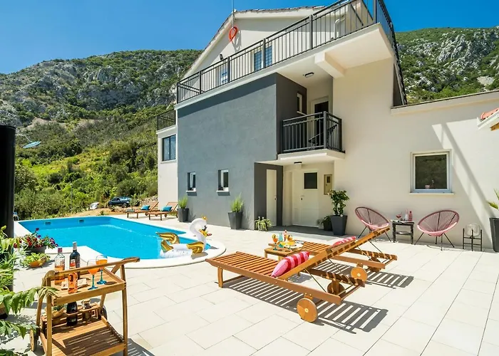 Luxury Emma With Private Pool *